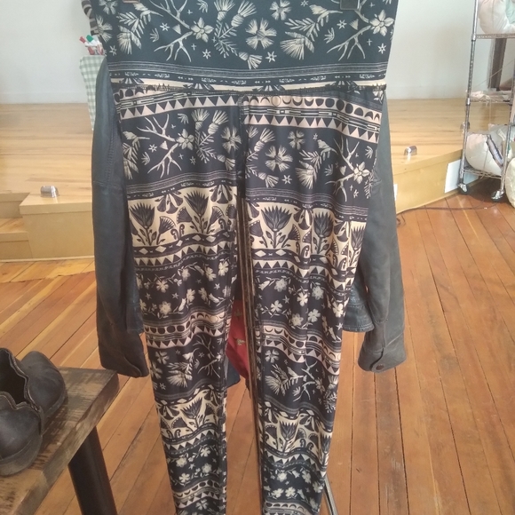 Teeki hotpants - Picture 1 of 3